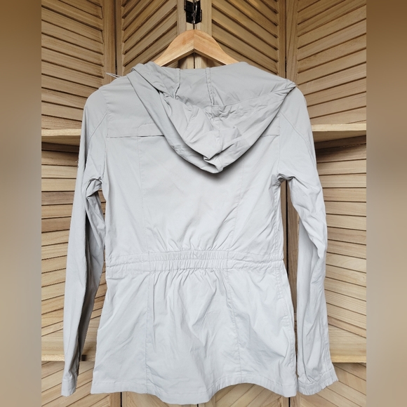 Eddie Baur TRAVEX grey jacket with hood, zipper and many button pockets. - Picture 2 of 5